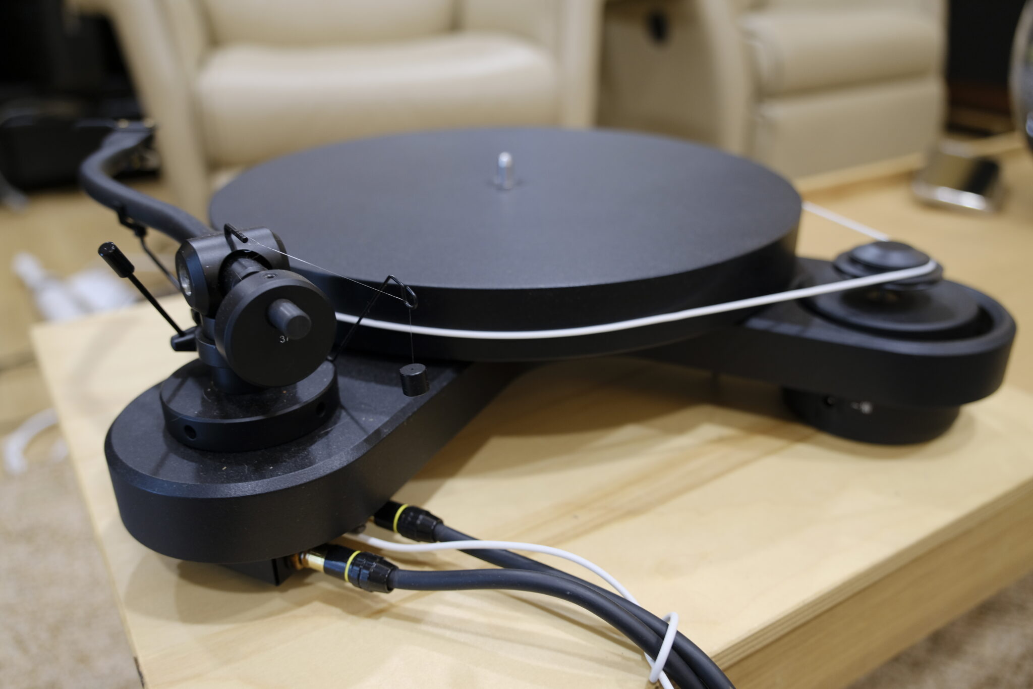 Project Rpm 1 Motor Project RPM 1 Genie 3 Belt-Drive Turntable – Happy Ears Malaysia